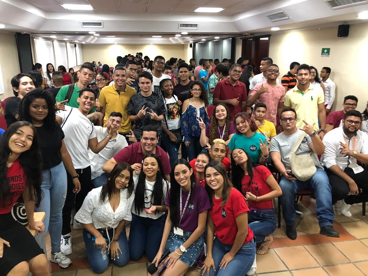 La semilla del bilingüismo crece en UNIMAGDALENA con English 101