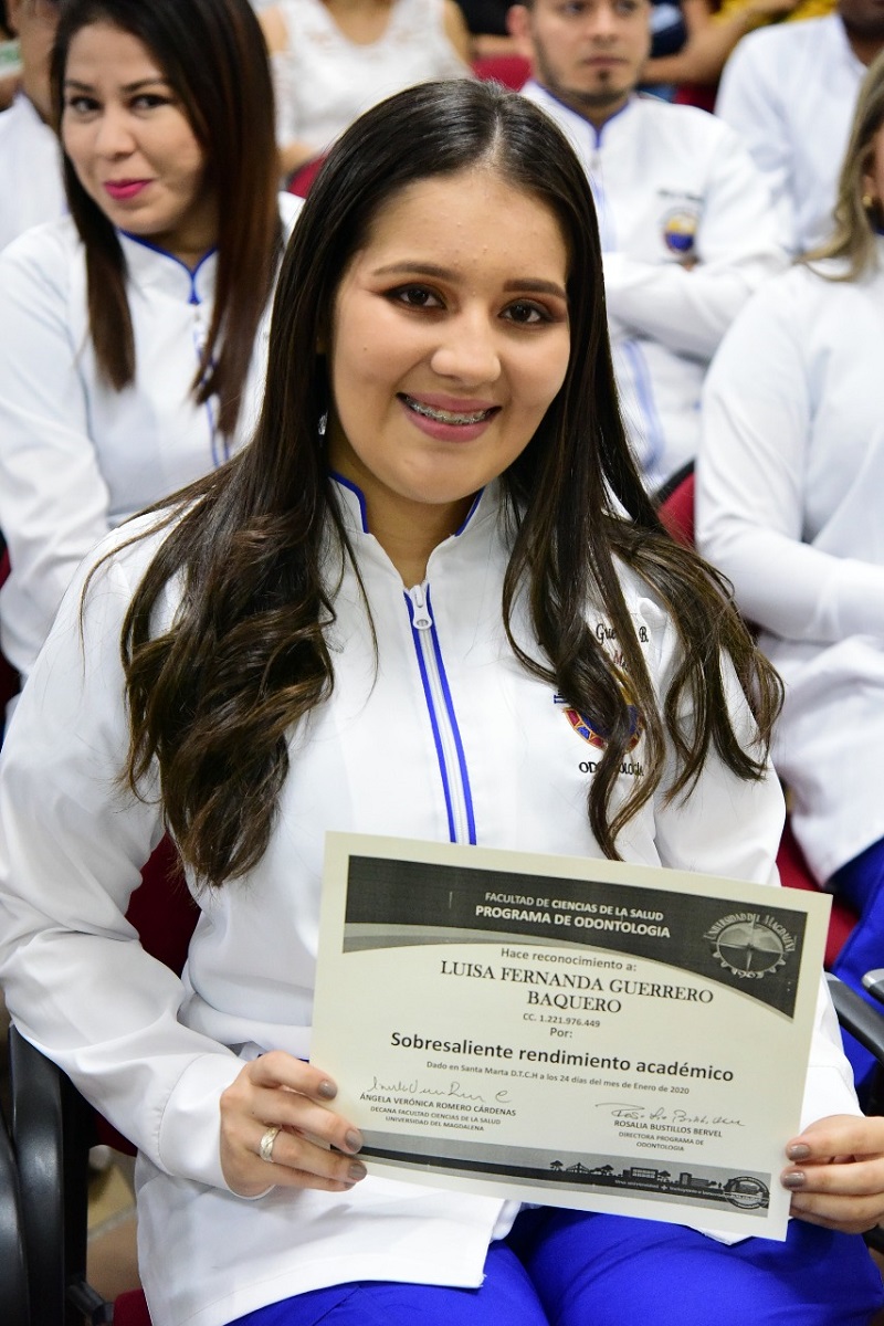 Estudiantes de Odontología de UNIMAGDALENA emprenden a realizar sus prácticas profesionales