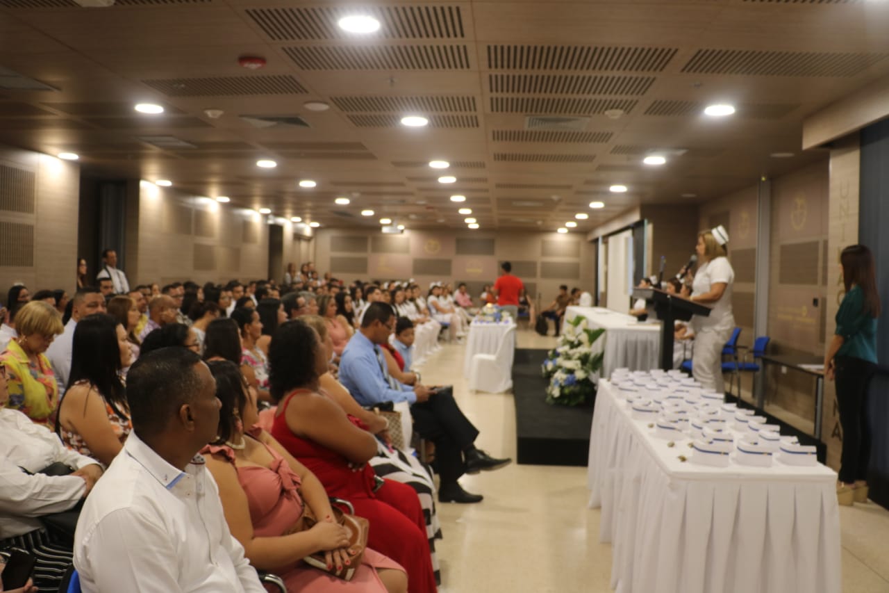 UNIMAGDALENA entregó el símbolo de la luz a estudiantes del Programa de Enfermería