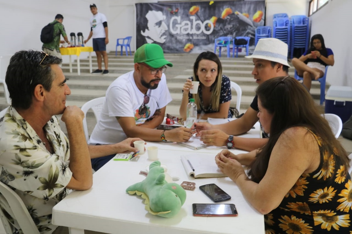 Se producen nuevas narrativas adentrándose en Macondo y proyectándolo hacia el mundo