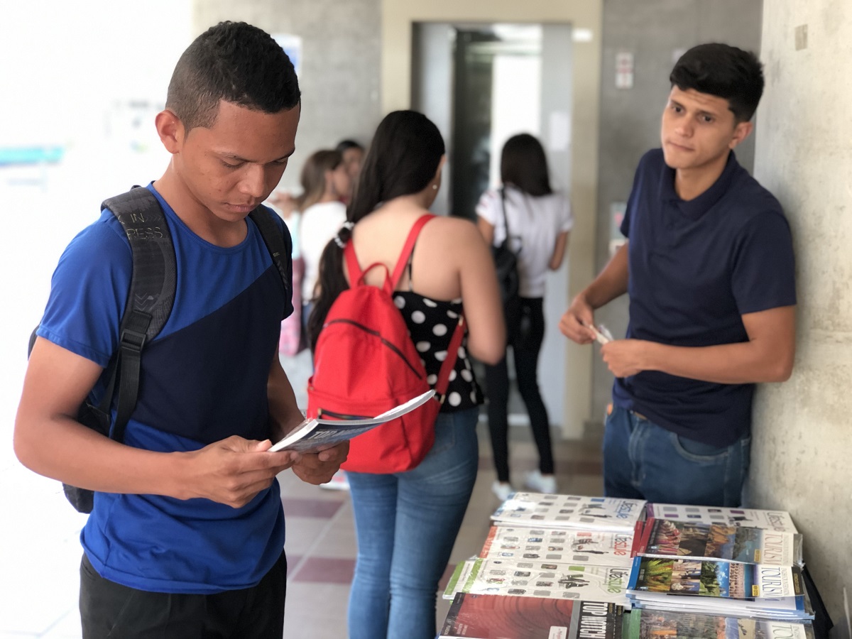 UNIMAGDALENA acogió a la Primera Feria de libros en inglés