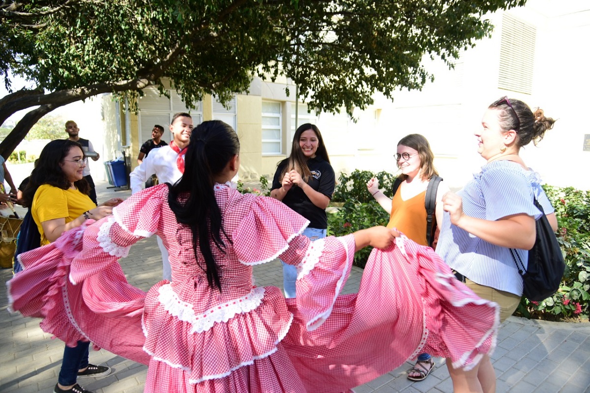 Estudiantes extranjeros internacionalizan el campus de UNIMAGDALENA