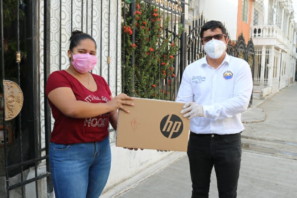 UNIMAGDALENA inició entrega de computadores y conexión a internet a sus estudiantes, para avanzar en actividades académicas