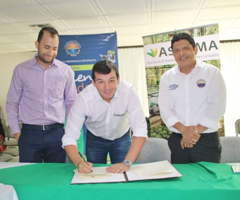 UNIMAGDALENA y ASBAMA firman convenio para fortalecer sector bananero de la Región