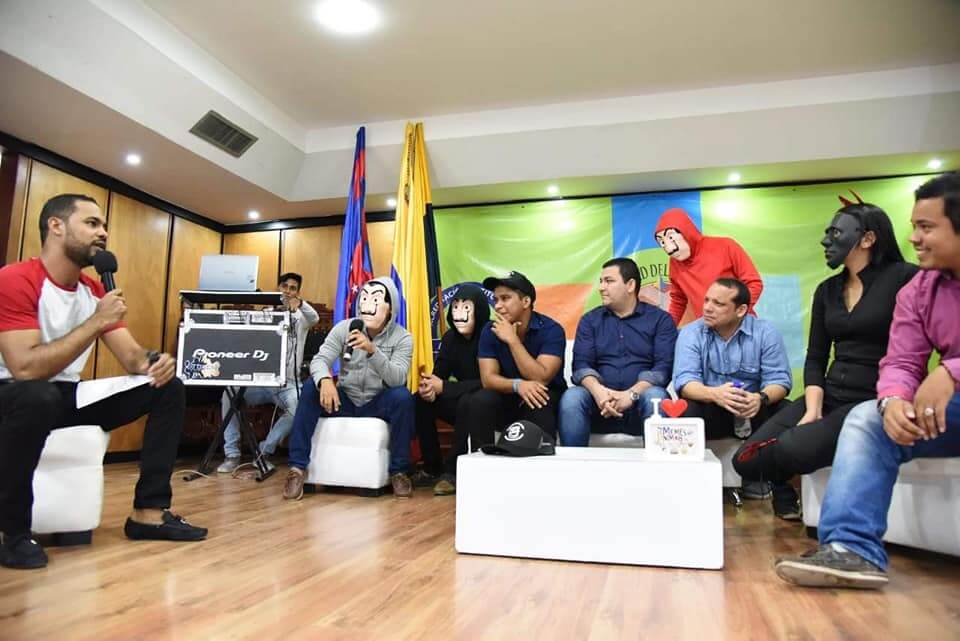 Conversatorio Memes y Universidad: El Meme como evolución de los medios de expresión en la comunidad educativa.