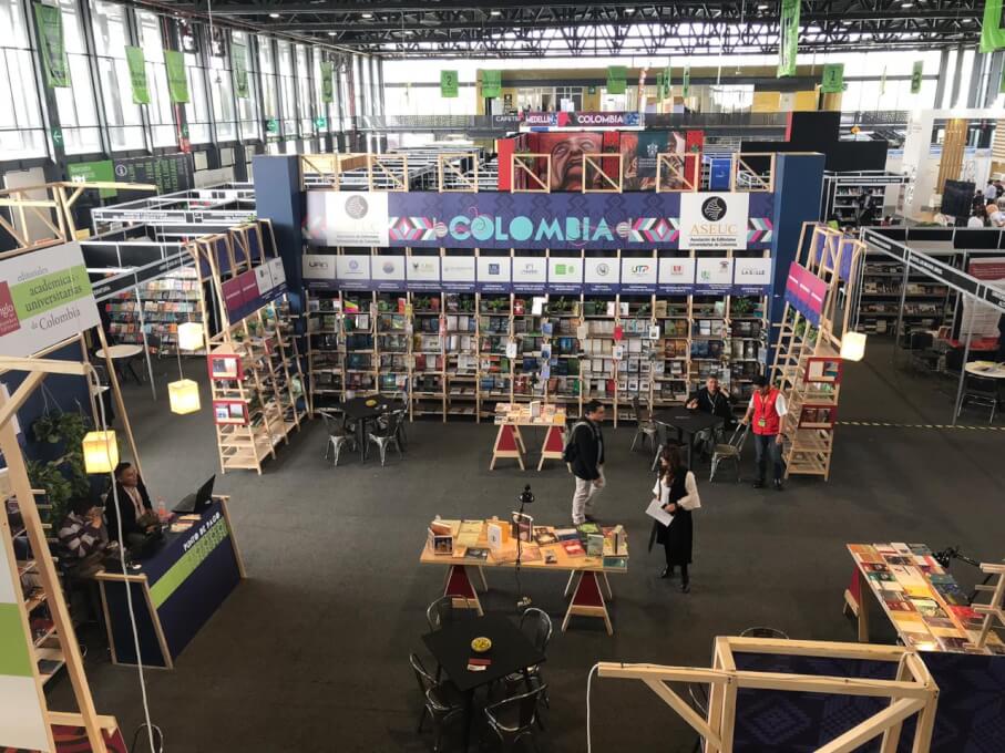 UNIMAGDALENA firmó convenio con multinacional para exponer textos de su Editorial en librerías del mundo