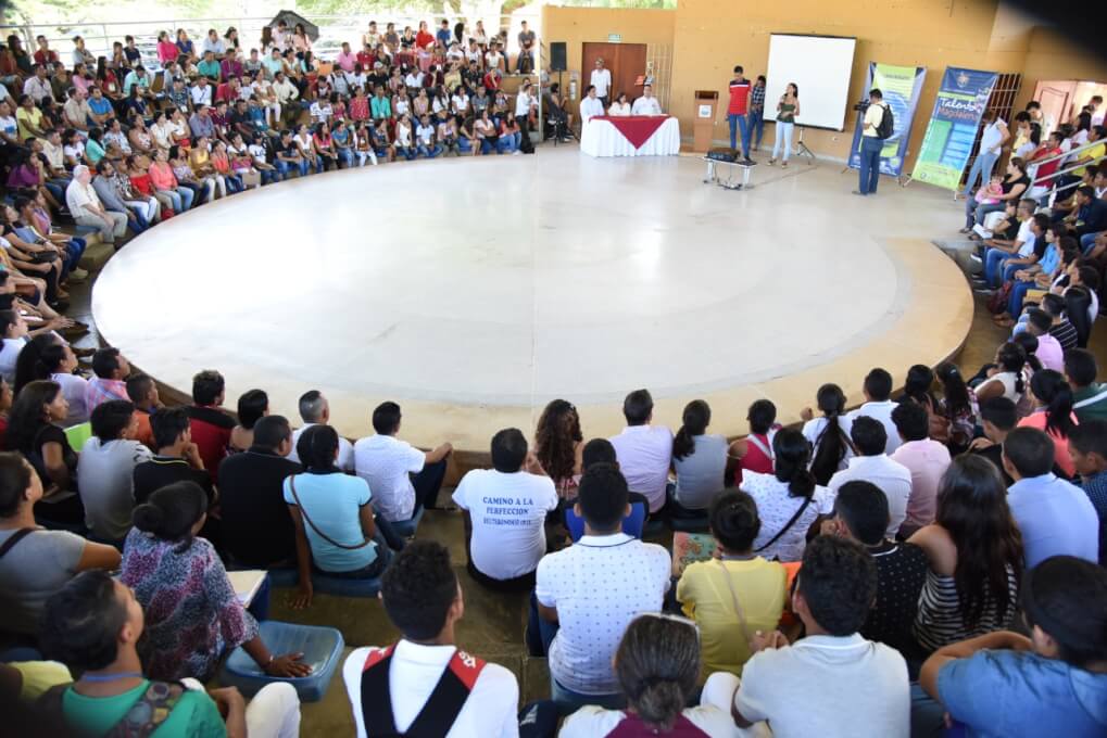 Con la asistencia de 263 jóvenes acompañados de sus familiares