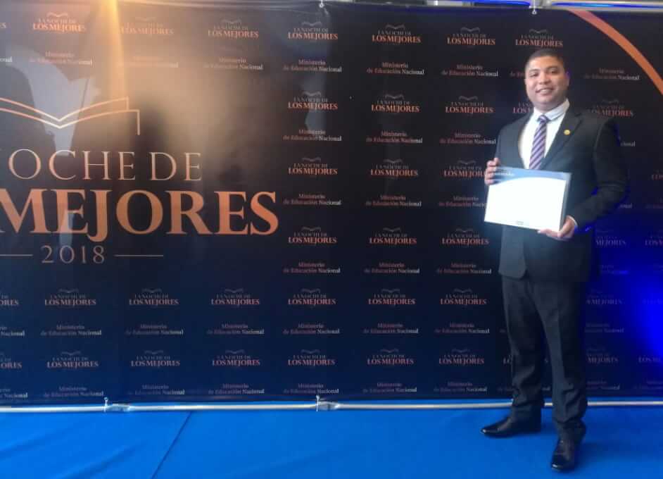 Docente de UNIMAGDALENA galardonado por el Ministerio de Educación Nacional