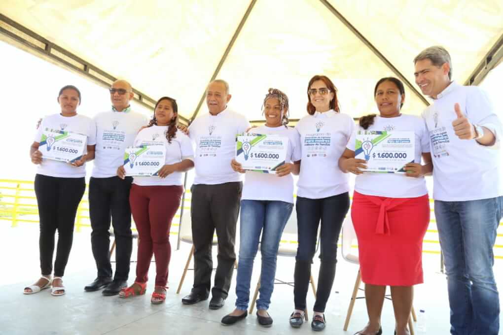 UNIMAGDALENA y Gobernación del Magdalena capacitan y entregan capital semilla a mujeres emprendedoras
