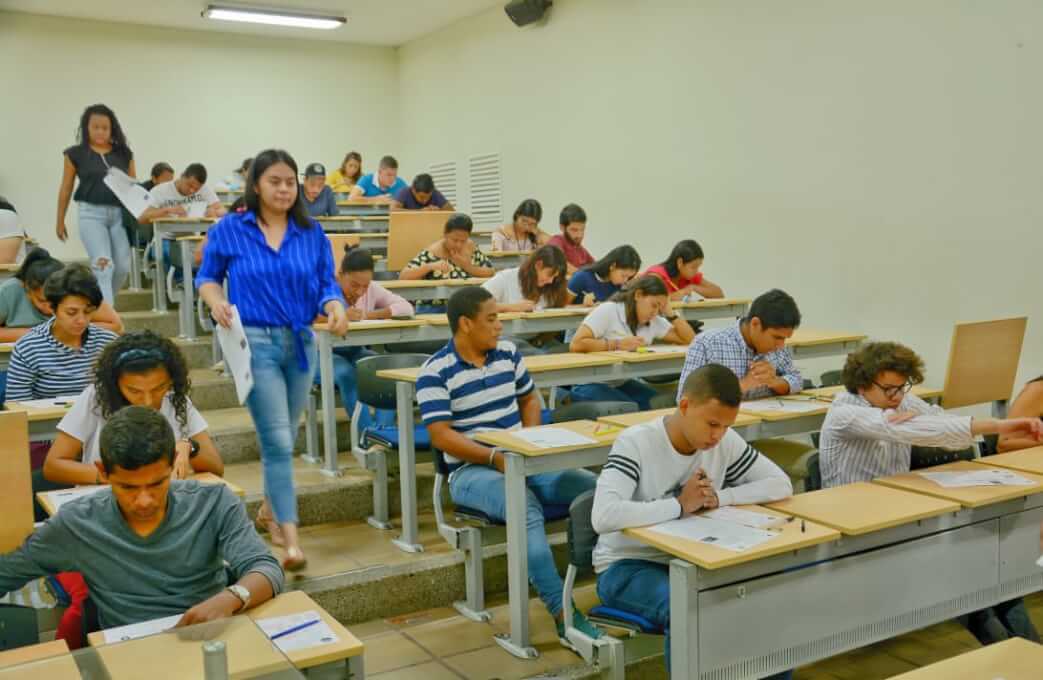 La Universidad del Magdalena bajo el plan de gobierno 2016-2020 ‘Por una Universidad Más Incluyente e Innovadora’ realizó en el nuevo edifico de aulas Mar Caribe el Examen de Suficiencia en Inglés a 1.707 estudiantes.