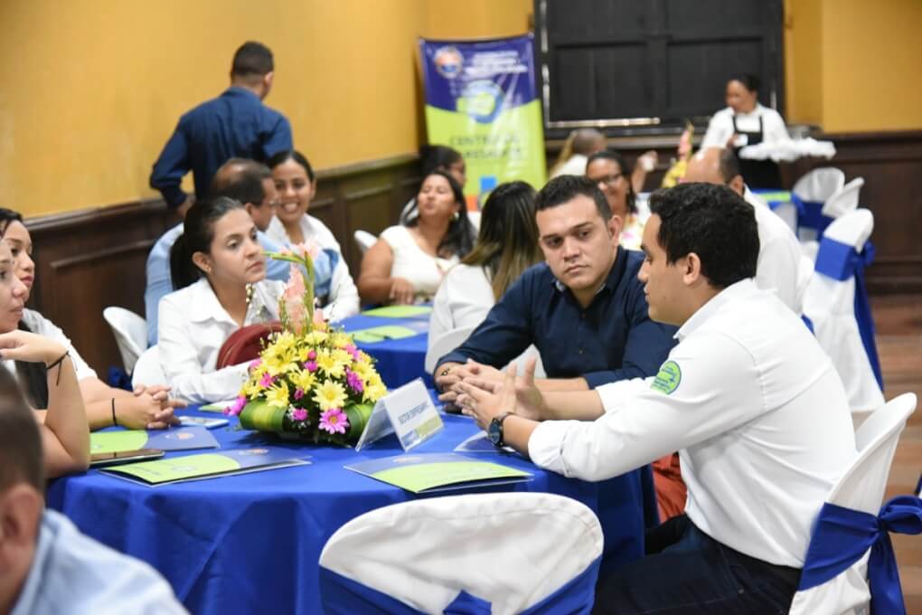 UNIMAGDALENA reúne a empresarios para conocer las necesidades de formación del sector productivo
