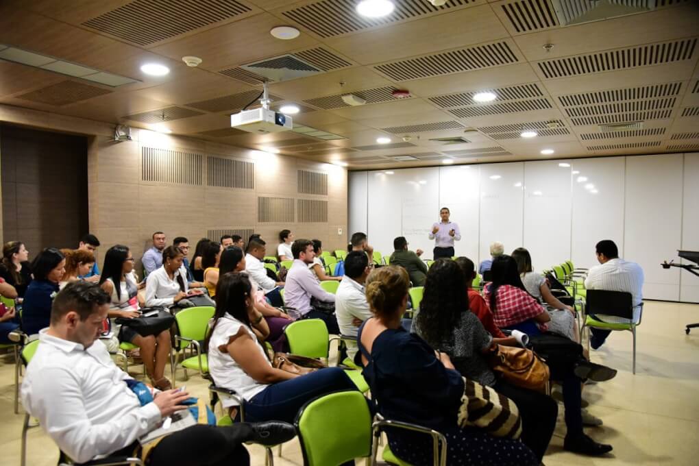 UNIMAGDALENA realizó conferencia “La dirección de equipos dispersos en el contexto de la gerencia de proyectos”