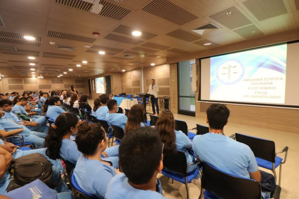 UNIMAGDALENA disertó sobre la Ética de la Odontológica Estética en Colombia
