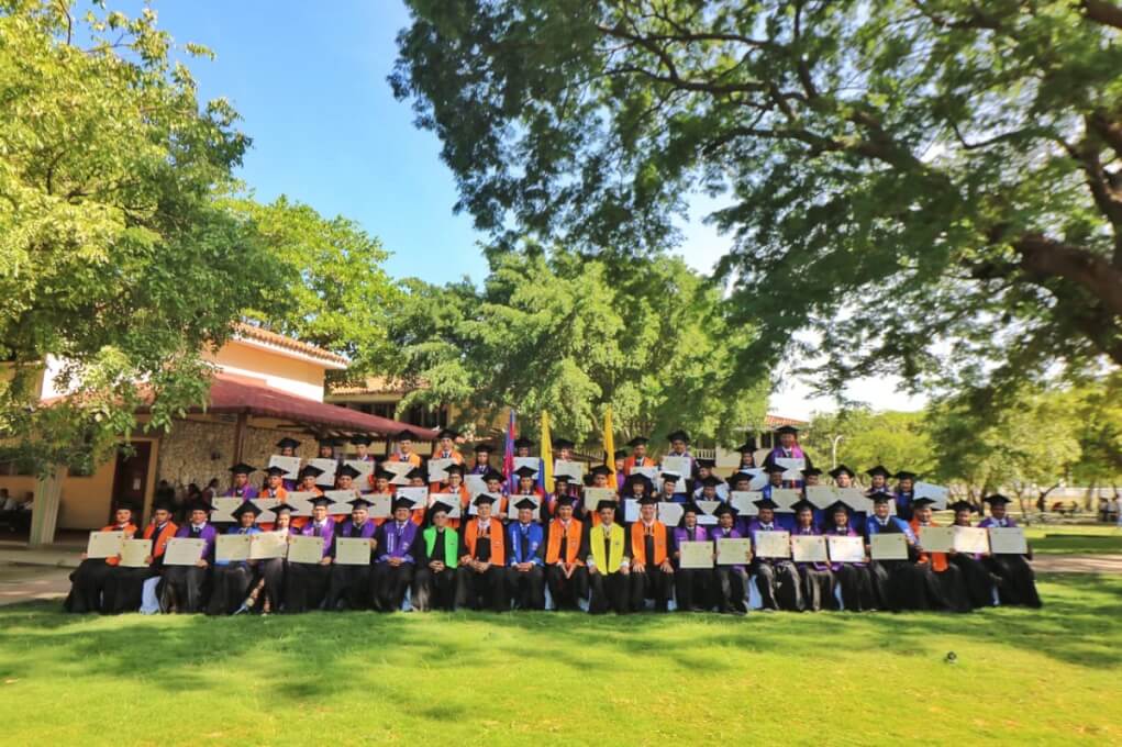 CREO UNIMAGDALENA entregó primera cohorte de graduados