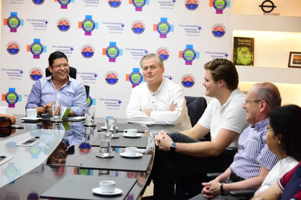 Creador del modelo Economía Azul visitó UNIMAGDALENA con miras a implementar proyectos en Colombia