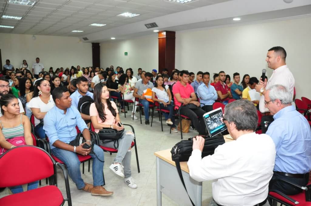 Programa de Administración de Empresas de UNIMAGDALENA renovó Acreditación por alta calidad