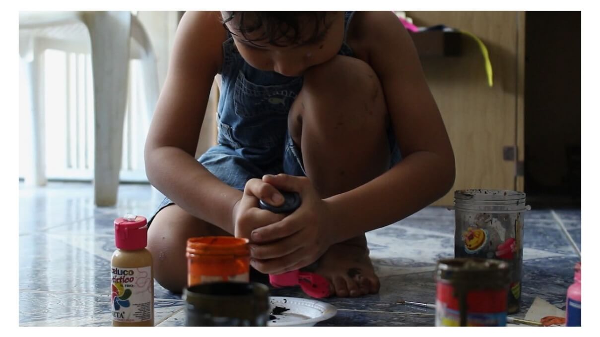 A sus seis años, el pintor más joven de Colombia fue identificado por la Universidad del Magdalena a través de las mesas de trabajo que la Oficina Asesora de Planeación de la Institución realiza en el corregimiento de Gaira en el marco de un interesa