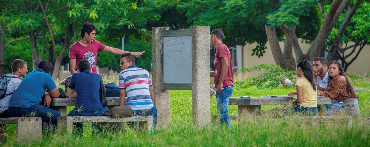 Estudiantes de UNIMAGDALENA defienden su voto transparente y democrático