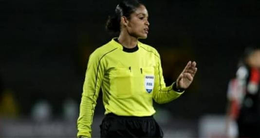 Egresada de UNIMAGDALENA hace historia en arbitraje del Fútbol Profesional Colombiano