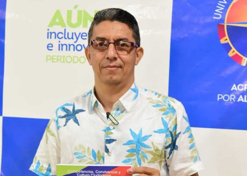 Docente de UNIMAGDALENA, presentó el libro Competencias, Convivencias y Cultura Ciudadana “El Buen Samario”