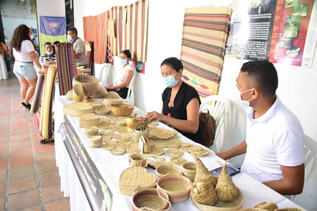 La gastronomía del Caribe colombiano se exhibió en la primera Feria Artesanal y Cultural de UNIMAGDALENA