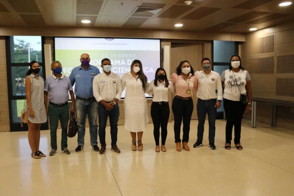 UNIMAGDALENA entregó becas de doctorado a docentes y funcionarios administrativos