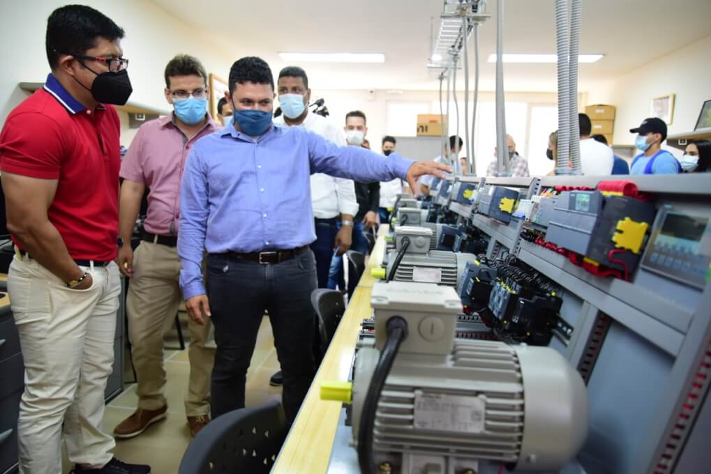 Inauguran laboratorios de Hidráulica, Electrónica Análoga, Instrumentación y Procesamiento de señales en UNIMAGDALENA
