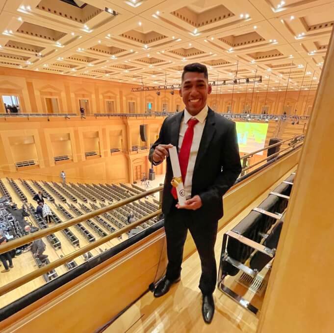 Cinco jóvenes obtuvieron títulos de postgrado en universidades europeas