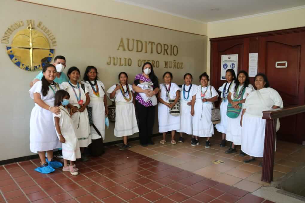 UNIMAGDALENA entregó prótesis dentales a mujeres indígenas de la comunidad de Katanzama