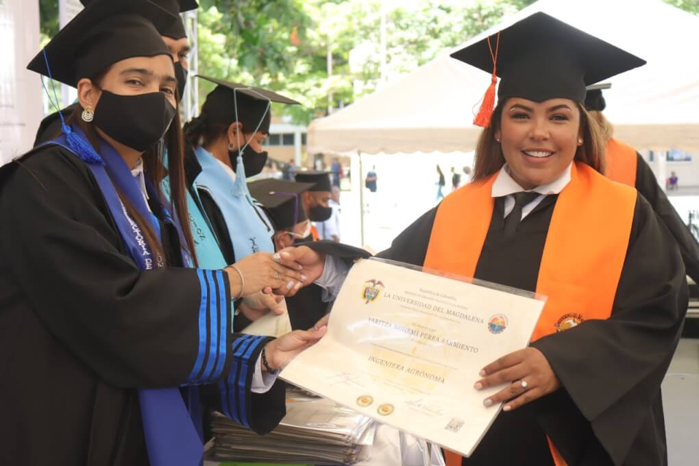 Yaritza Perea es la más reciente graduada del primer programa que inició en UNIMAGDALENA hace 60 años