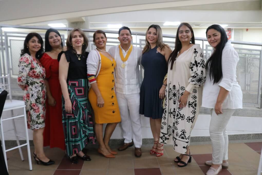 “La máxima distinción de la Academia es el resultado del trabajo en equipo que lidera el Rector”: Docentes
