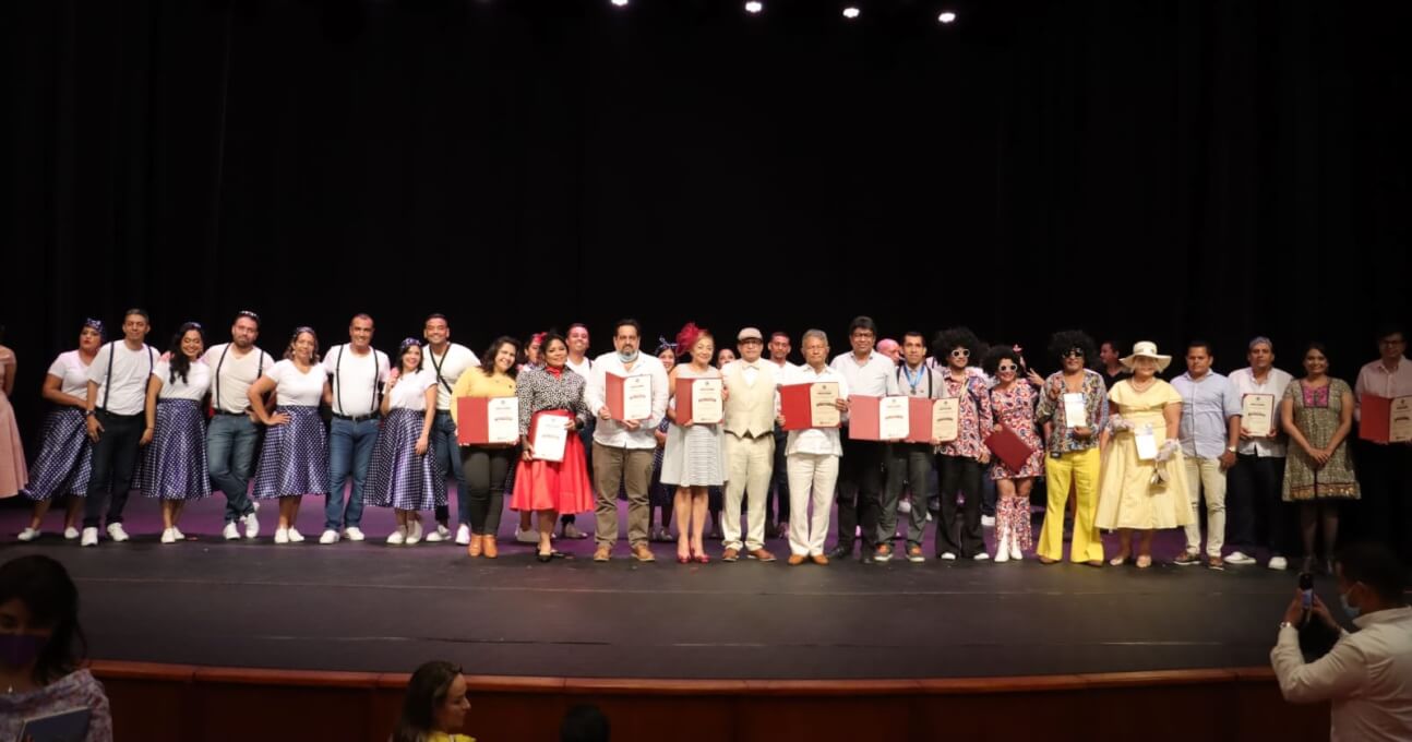 UNIMAGDALENA reconoce la labor de sus docentes con emotiva velada de los años 60