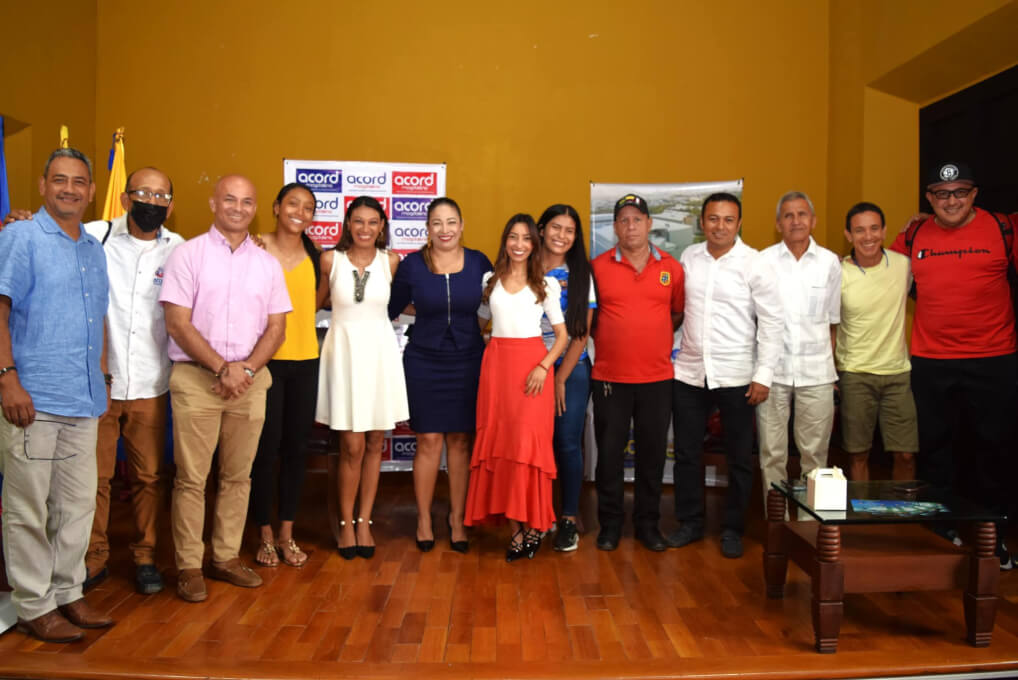 PERIODISMO.DEPORTIVO.CANCHA.DESIGUAL.1: el conversatorio destacó e impulsó el roll que
asumen las mujeres en el ejercicio del periodismo deportivo.
