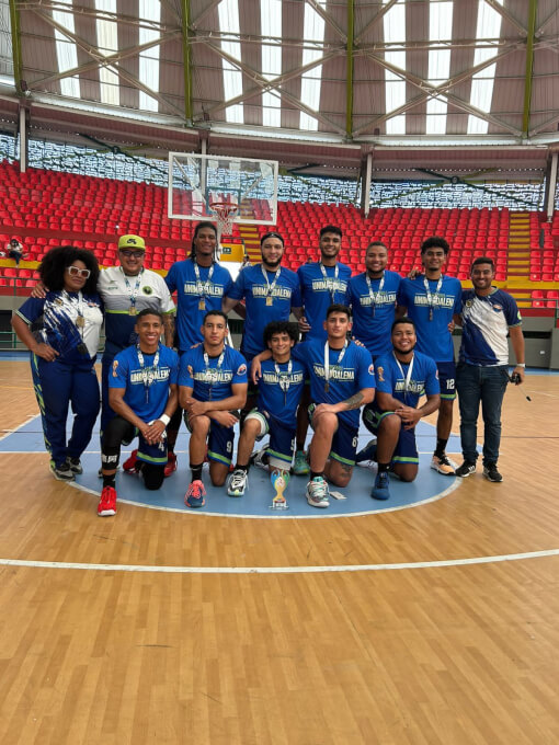 Por segundo año consecutivo el baloncesto de UNIMAGDALENA es campeón de los regionales.