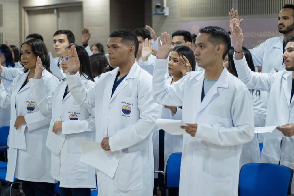 IMPOSICIÓN.BATAS.MEDICINA.1