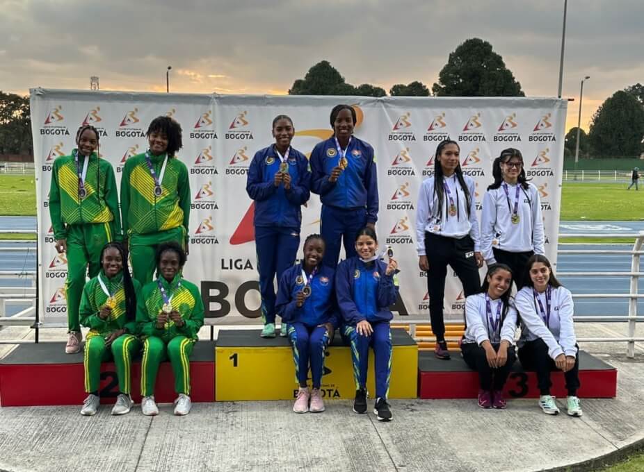 Como equipo la Alma Mater se quedó con el primer lugar en la prueba de relevo 4x100 femenino, el cual estuvo conformado por Melany Bolaño Cassiani, Luz Cristina Aguilar, Natalia Linares y Estrella Lobo.