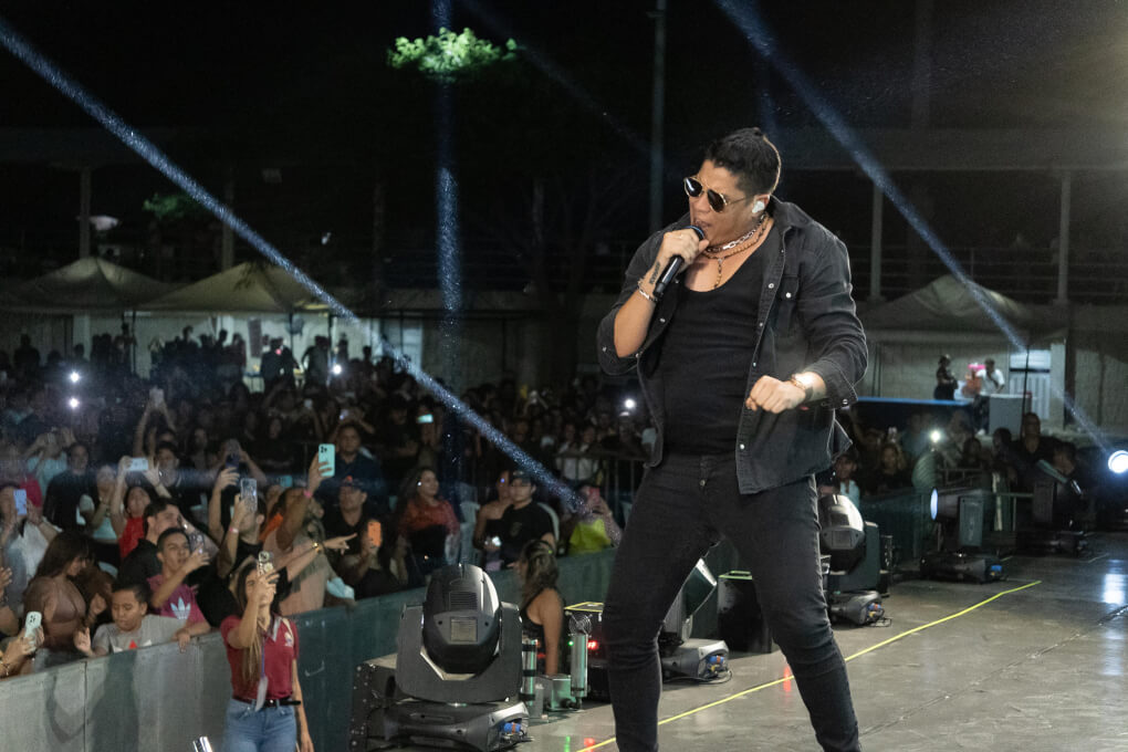 El show principal estuvo a cargo del cantante vallenato Rafa Pérez, quien interpretó  todos sus éxitos.