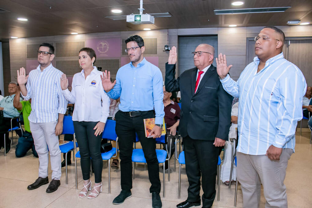 El doctor Pablo Vera Salazar, rector de la Alma Mater, reiteró a los docentes de planta el compromiso de brindar educación de calidad a los estudiantes que permita crear nuevas realidades.
