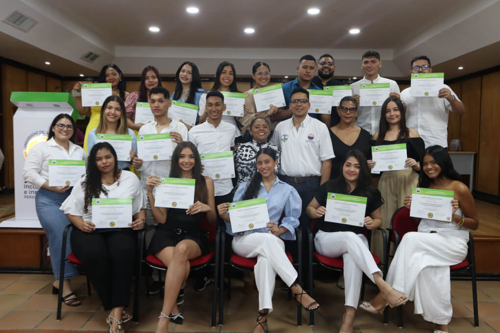 CLAUSURA.DIPLOMADOS.1. Un grupo conformado por 169 estudiantes fueron certificados por la Universidad del Magdalena tras culminar con éxito los diplomados en diferentes áreas de ciencias empresariales y económicas.