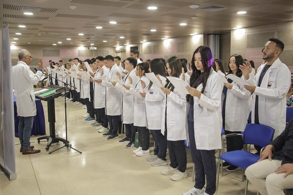 ENTREGA.BATAS.MEDICINA.1