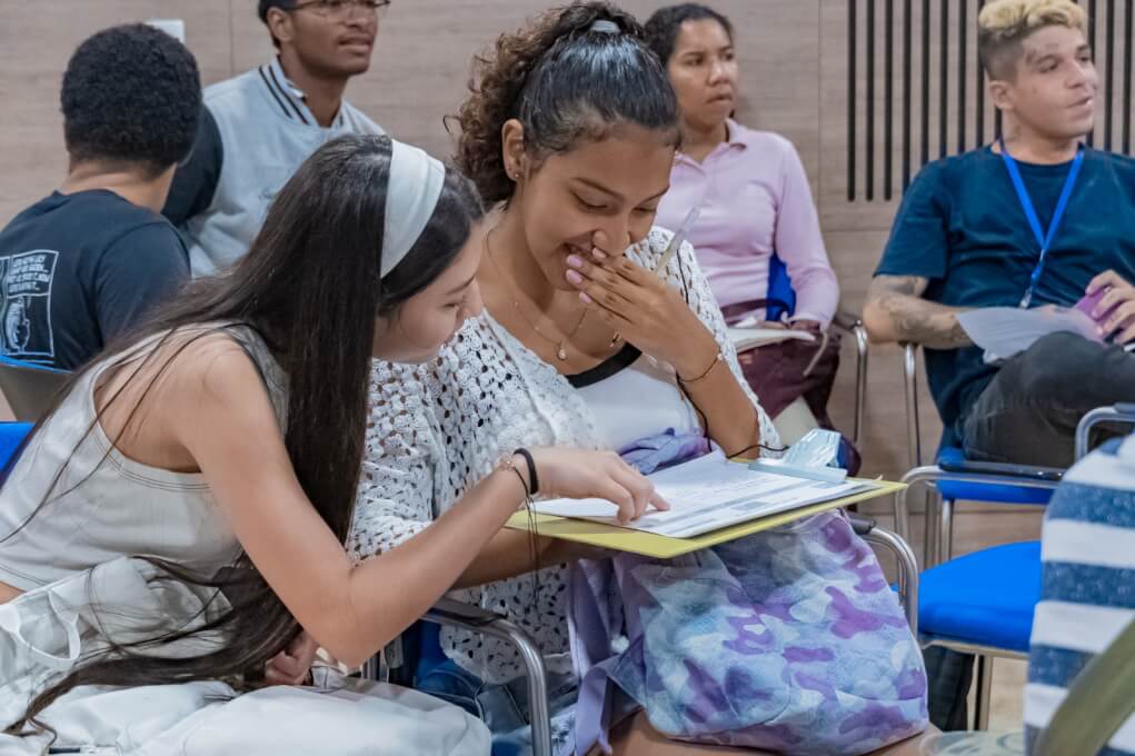 con un recorrido por diferentes partes de la Alma Mater, los estudiantes iniciaron la búsqueda del tesoro con temas relacionados con los 500 años de Santa Marta