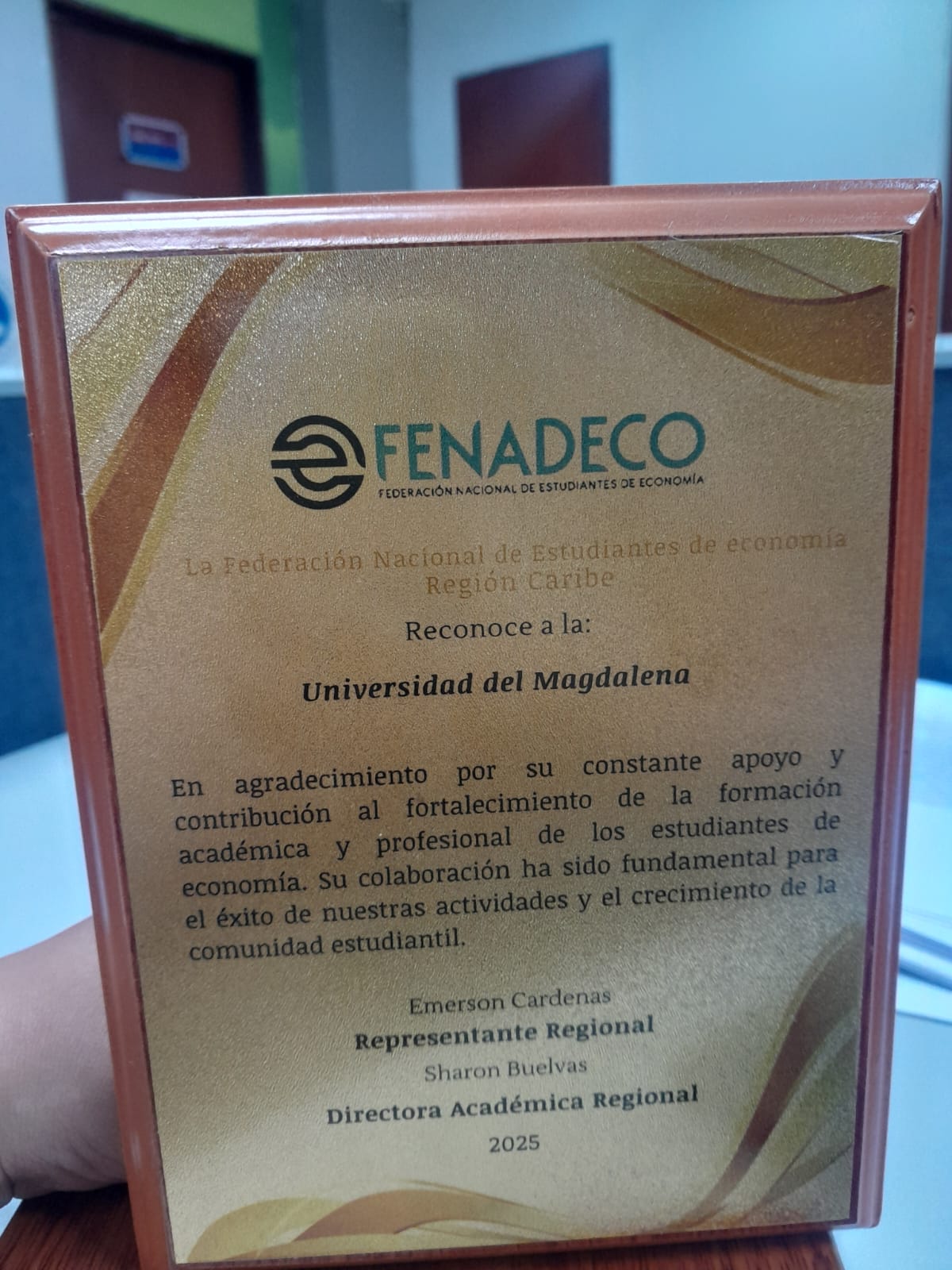 Agradecimiento por el apoyo constante a la formación académica y profesional de estudiantes de Economía.