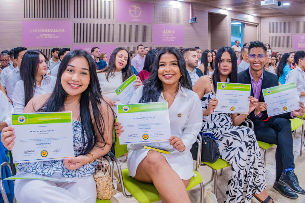 Gracias al aval del Ministerio de Justicia y del Derecho a través de la Resolución 0814 del 17 de octubre de 2017, la Alma Mater forma a sus estudiantes en Conciliación Extrajudicial en Derecho.
