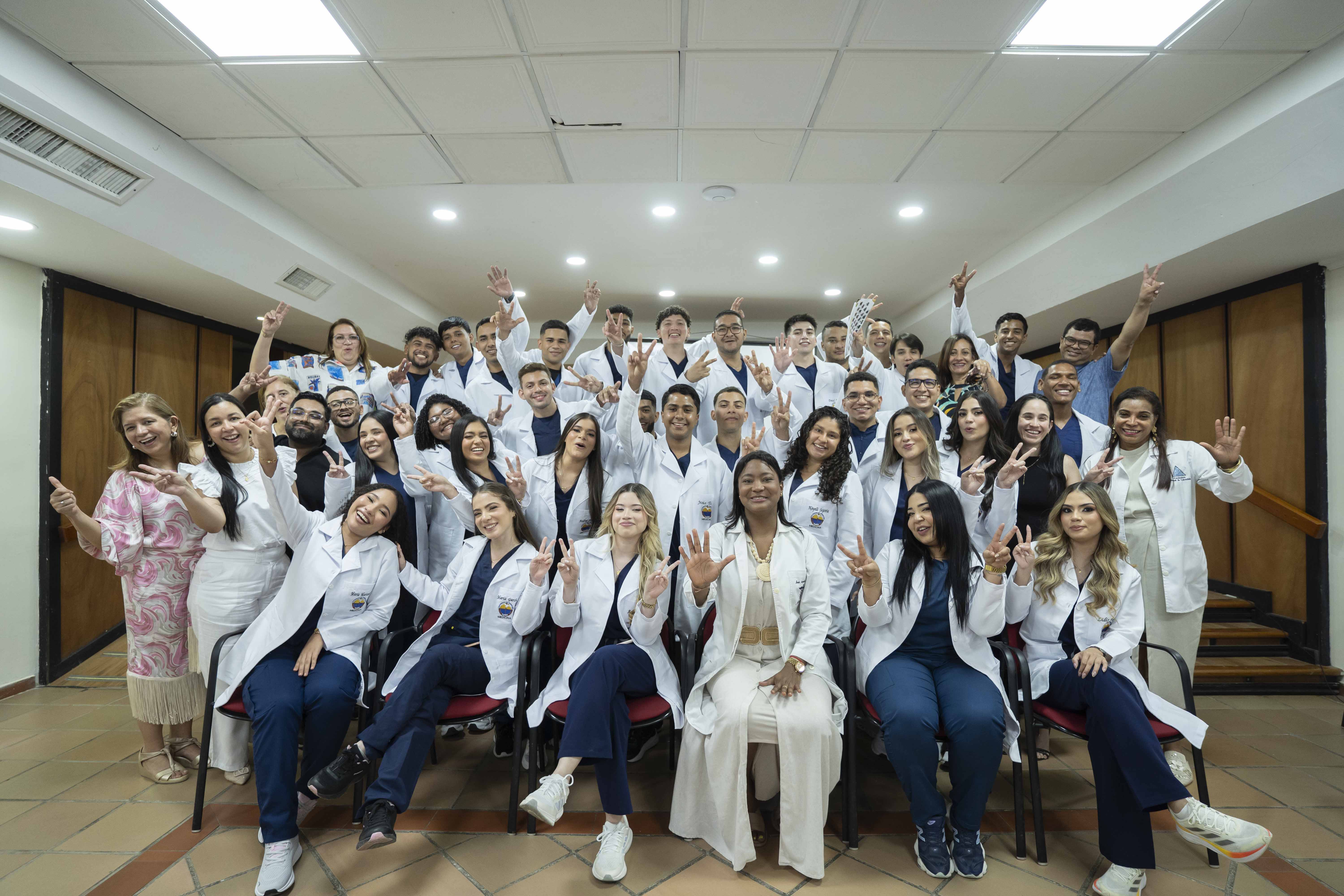 ENTREGA.BATAS.MEDICINA.1