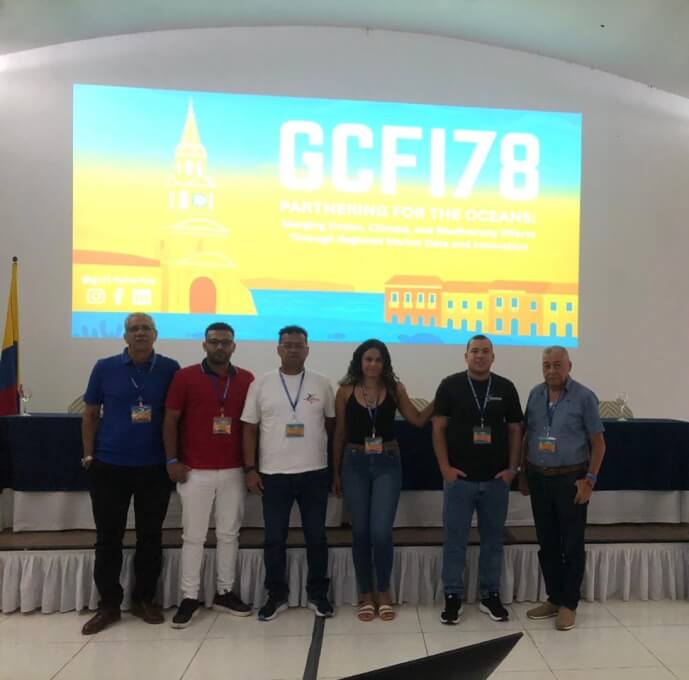Equipo del Programa de Ingeniería Pesquera de la Universidad del Magdalena durante la 78ª Conferencia del Gulf and Caribbean Fisheries Institute en Cartagena, presentando pósteres y ponencias sobre pesquerías del Caribe colombiano.