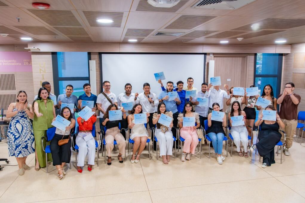 la primera cohorte del Seminario Taller ALUNA IA 1.0, estuvo compuesta por 26 estudiantes de diferentes programas académicos de la Alma Mater.