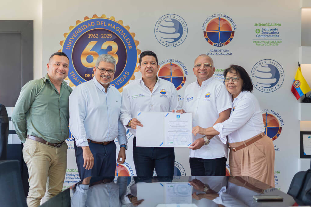 La Universidad del Magdalena recibió de Icontec la certificación NTC 5663 (2011) para el Programa Técnico Laboral en Auxiliar en Salud Oral del CREO, reconocimiento que respalda la calidad de sus procesos formativos.