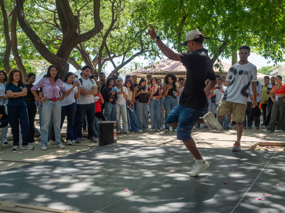 Al ritmo de champeta, los estudiantes de UNIMAGDALENA participaron en el concurso de champeta.