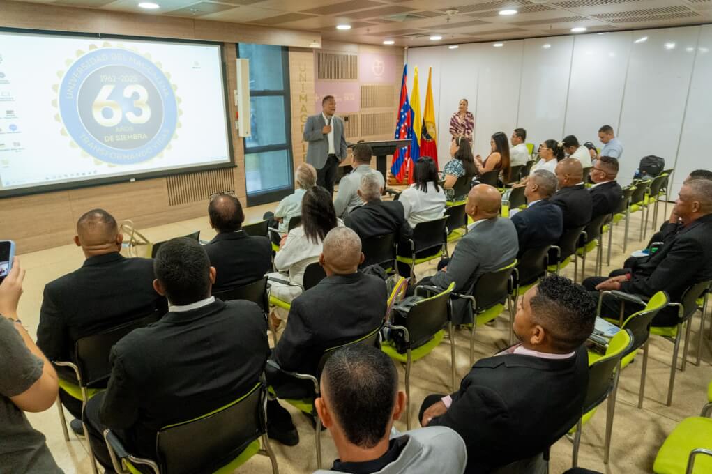 Los estudiantes de la segunda cohorte del Convenio Tras la Perla socializaron sus proyectos de grado, culminando un proceso que les permitirá obtener el título de Profesional en Deporte.