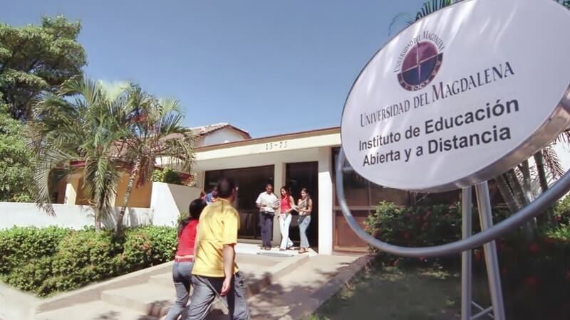 Fotografia de la entrada de la sede de IDEA ubicada en la ciudad del Santa Marta